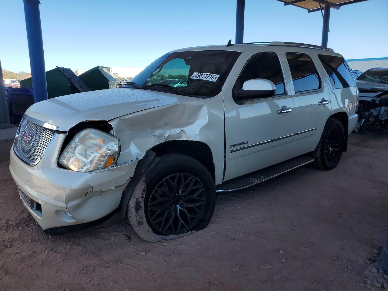 Salvage GMC Yukon Image