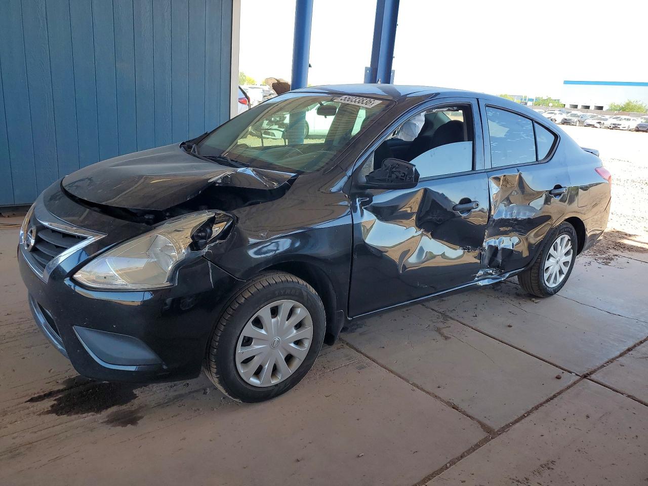Salvage Nissan Versa Image