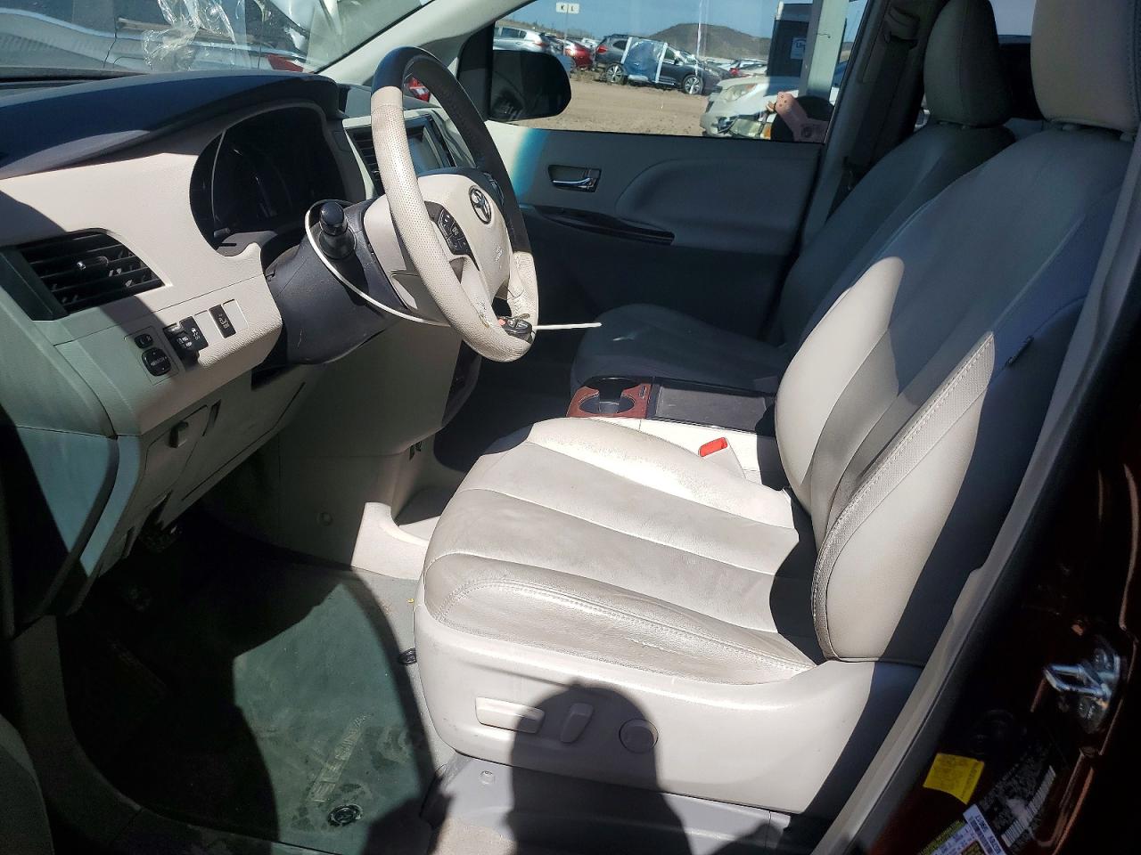Toyota Sienna Xle 8-passenger