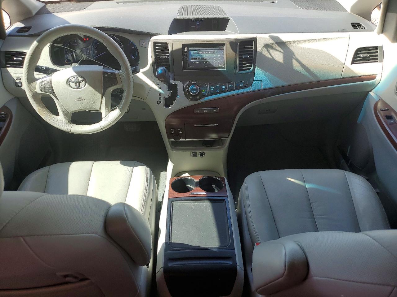 Toyota Sienna Xle 8-passenger
