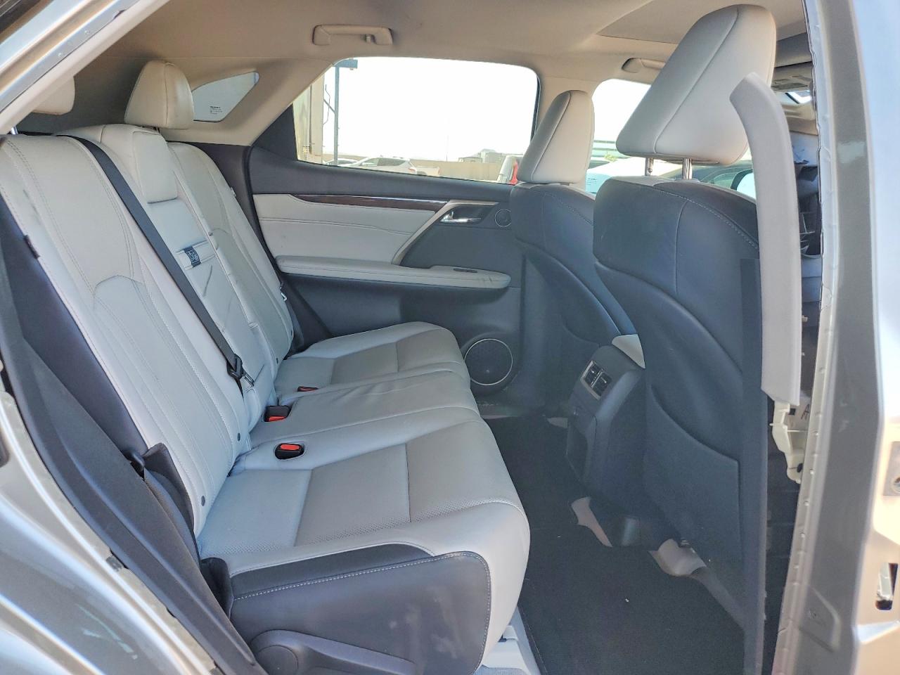 Lexus RX Base