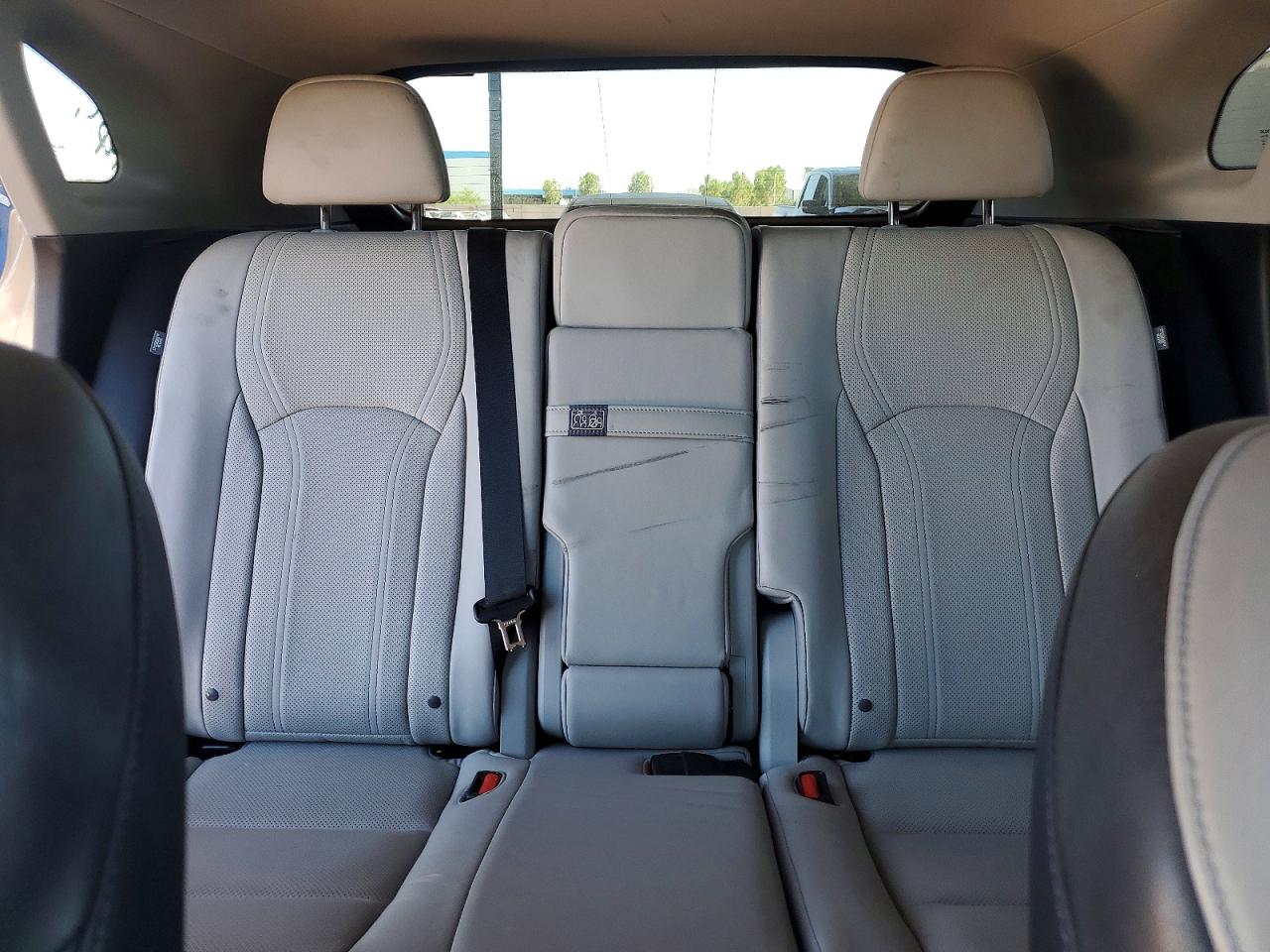 Lexus RX Base