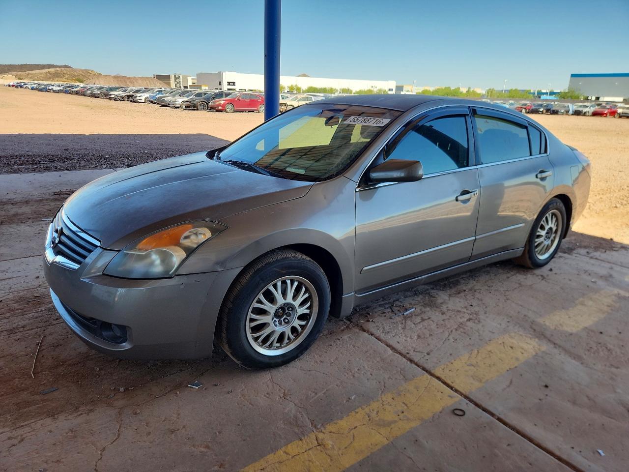 Salvage Nissan Altima Image