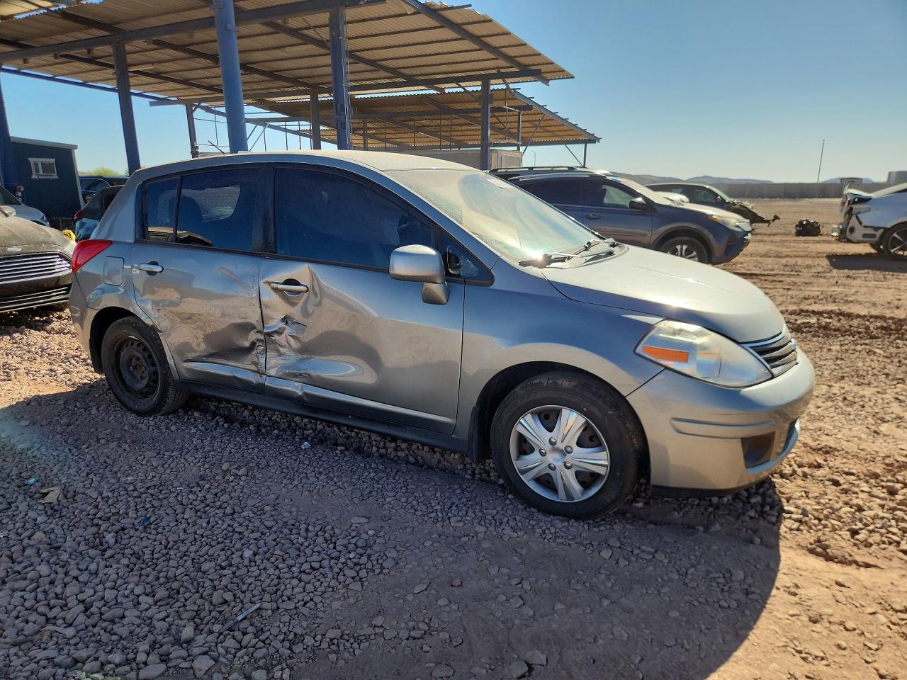 Nissan Versa 1.8 S