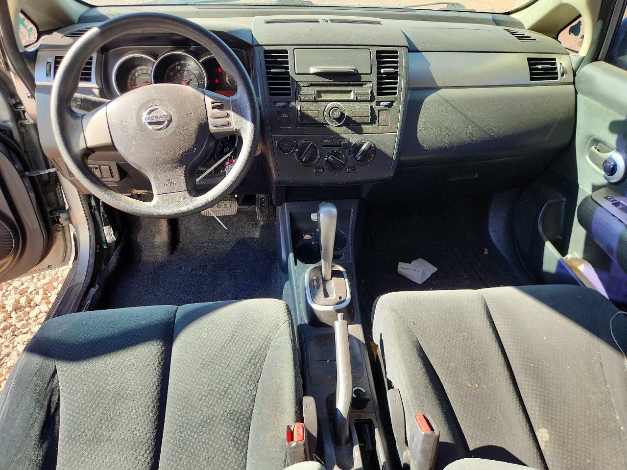 Nissan Versa 1.8 S