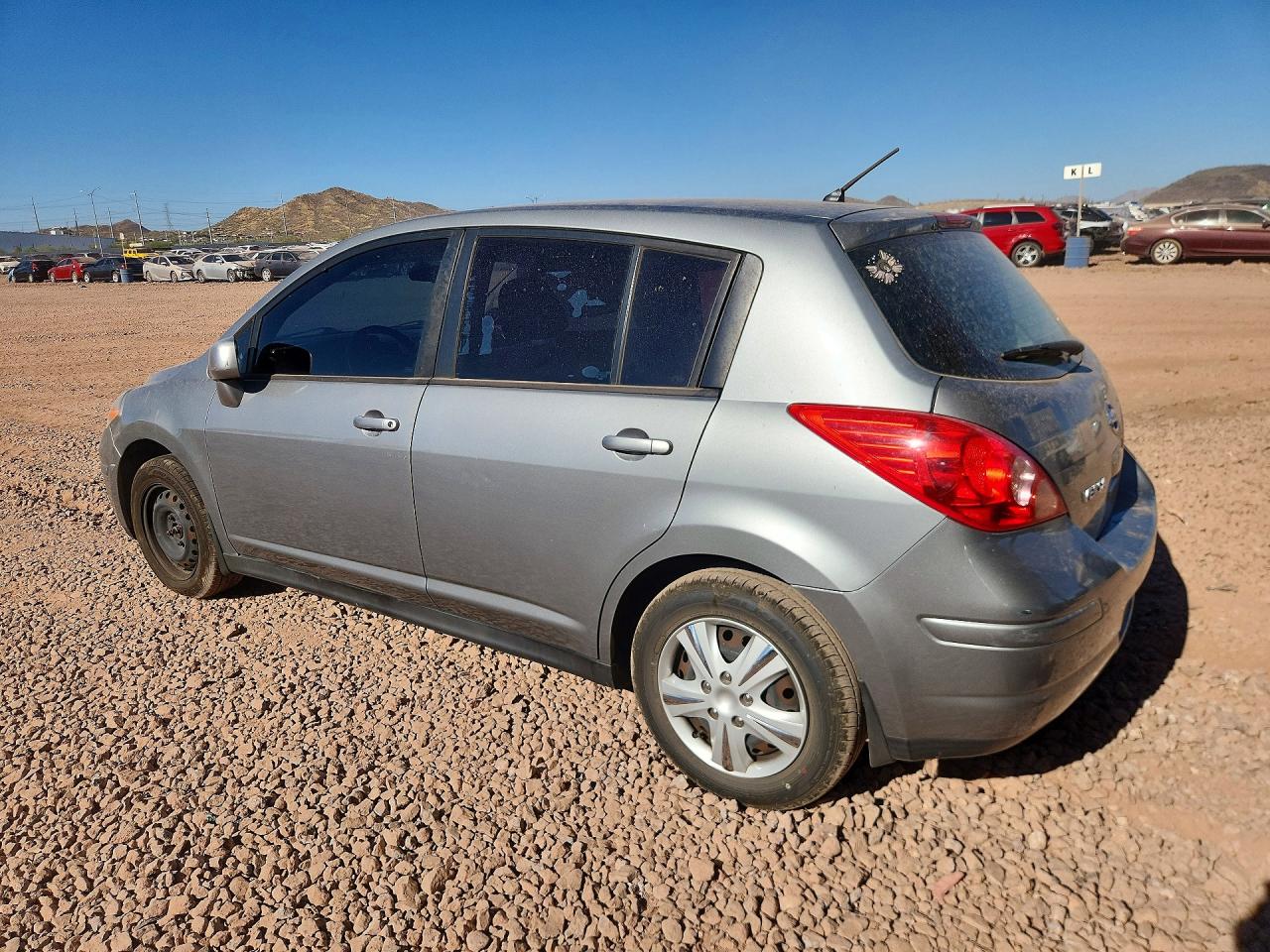 Nissan Versa 1.8 S