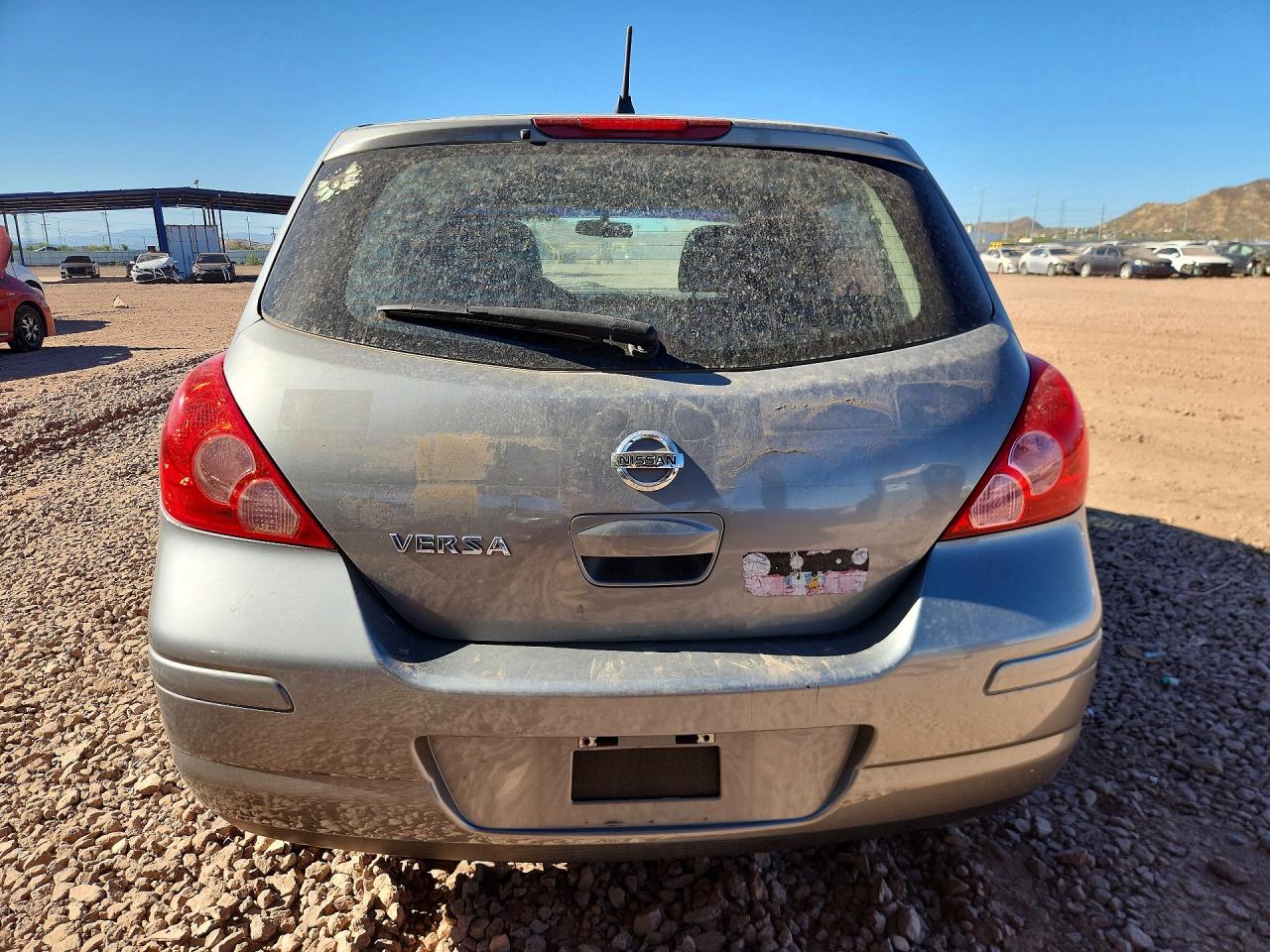 Nissan Versa 1.8 S