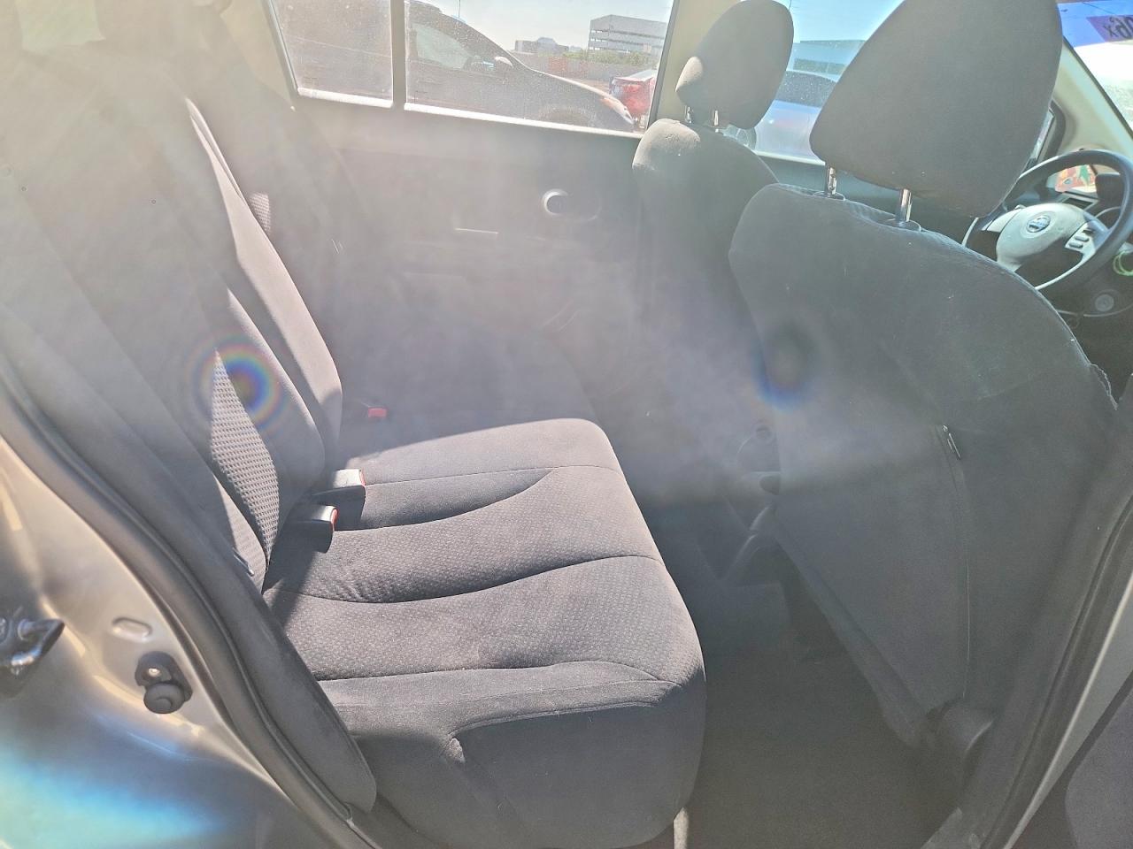 Nissan Versa 1.8 S