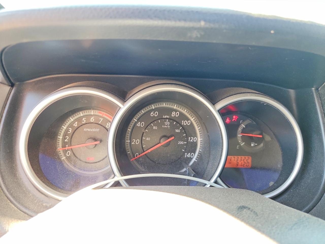 Nissan Versa 1.8 S