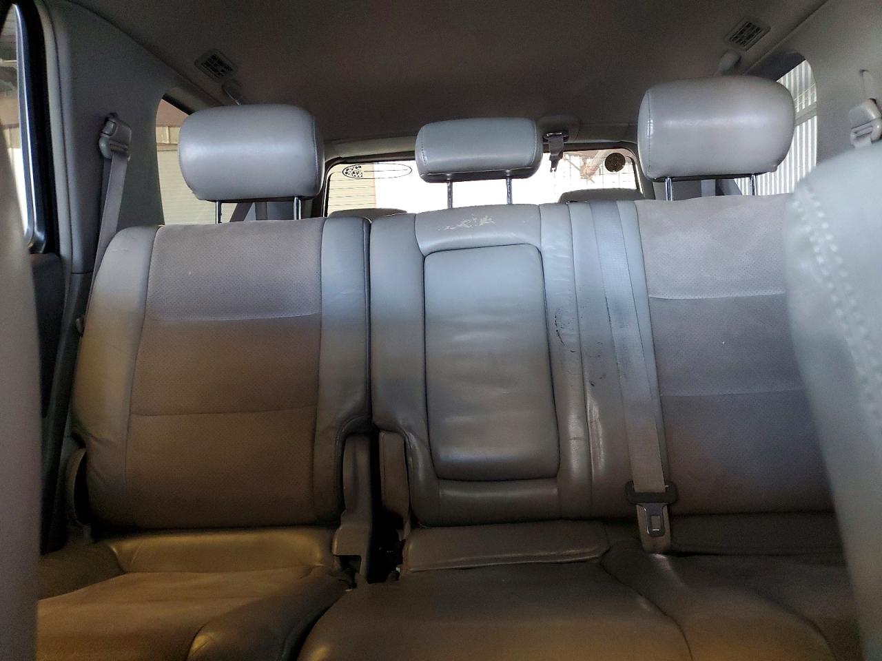 Toyota Sequoia Sr5