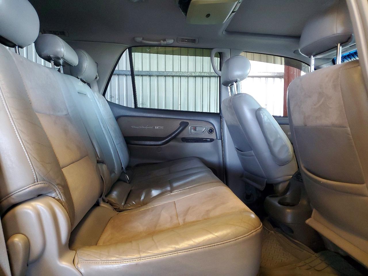 Toyota Sequoia Sr5
