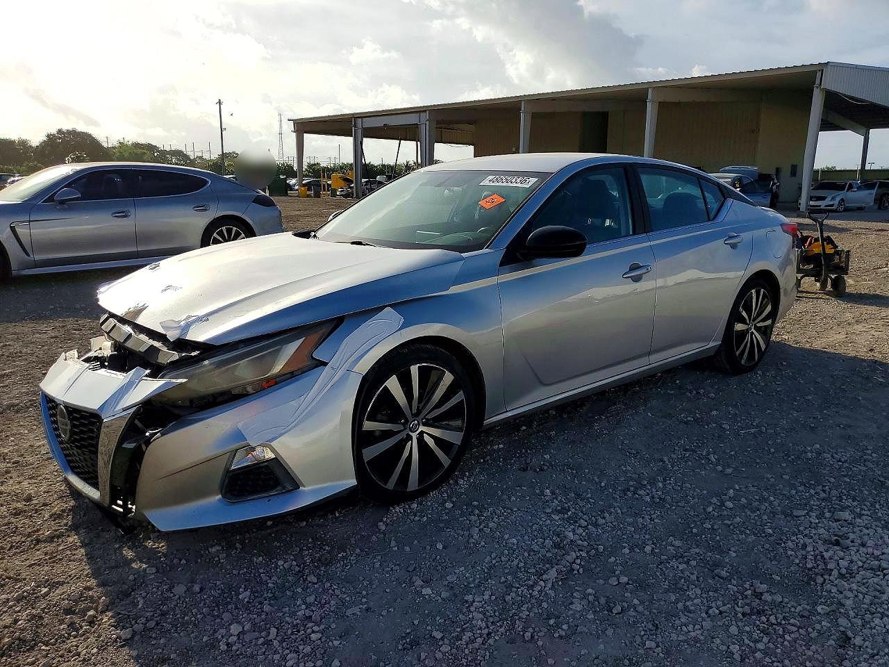 Salvage Nissan Altima Image