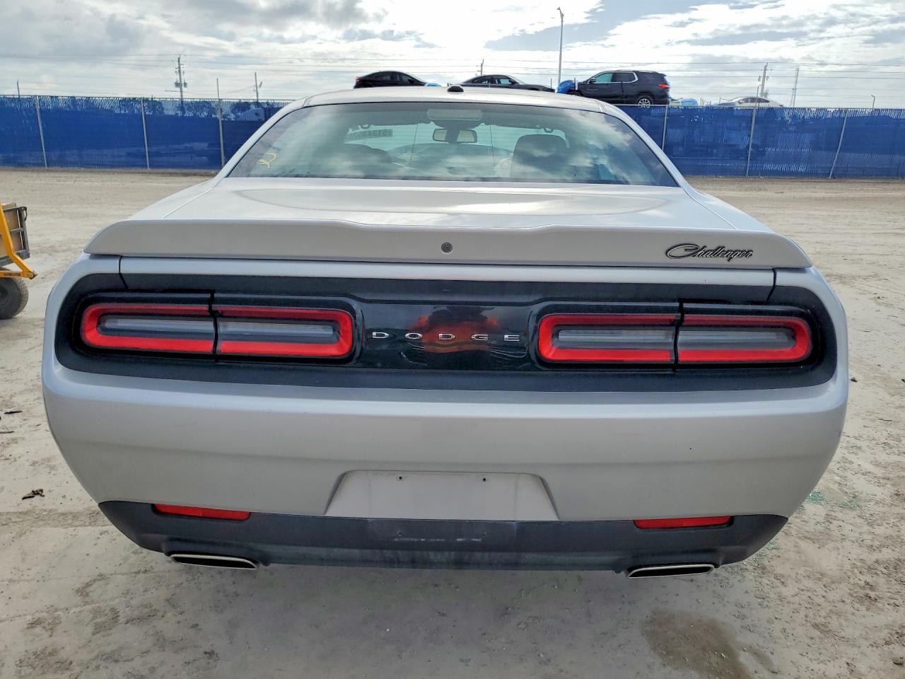 Dodge Challenger Sxt