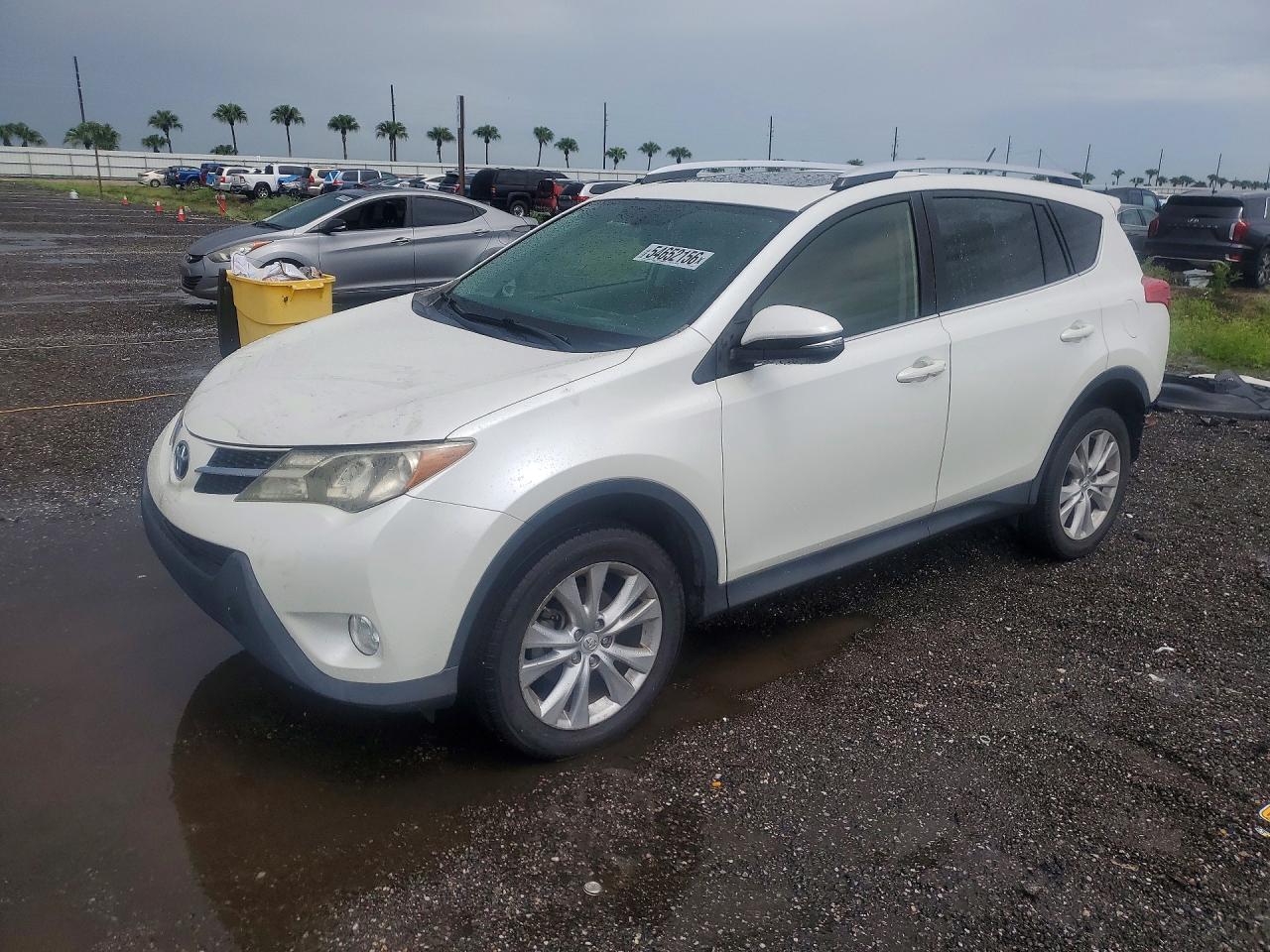 Salvage Toyota RAV4 Image