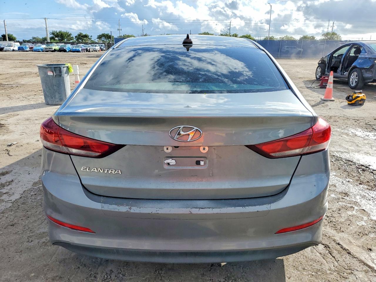 Hyundai ELANTRA Sel