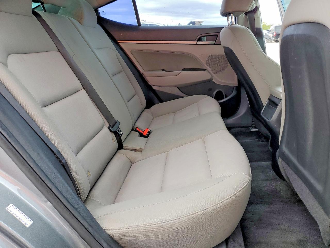 Hyundai ELANTRA Sel