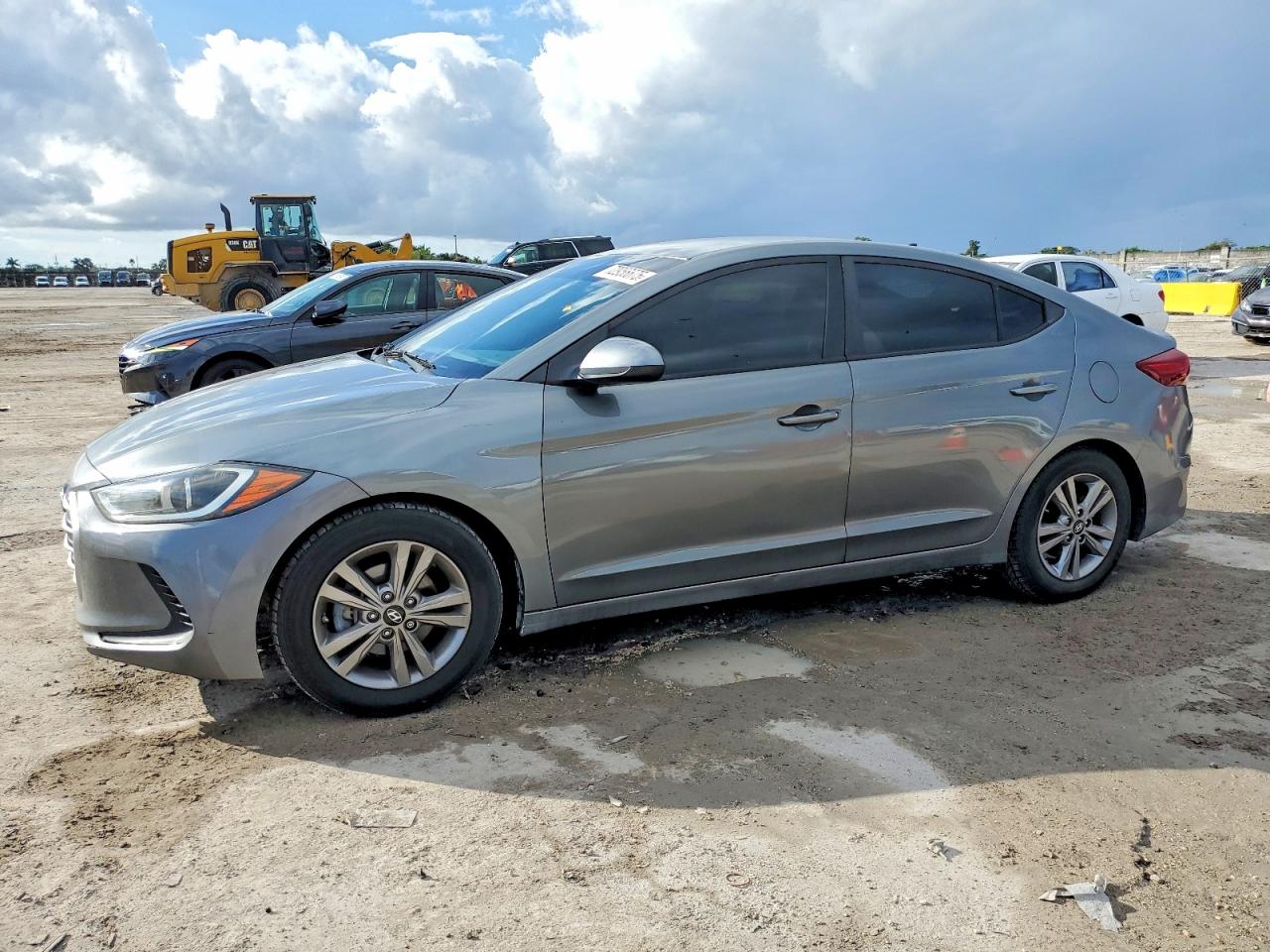 Salvage Hyundai ELANTRA Image