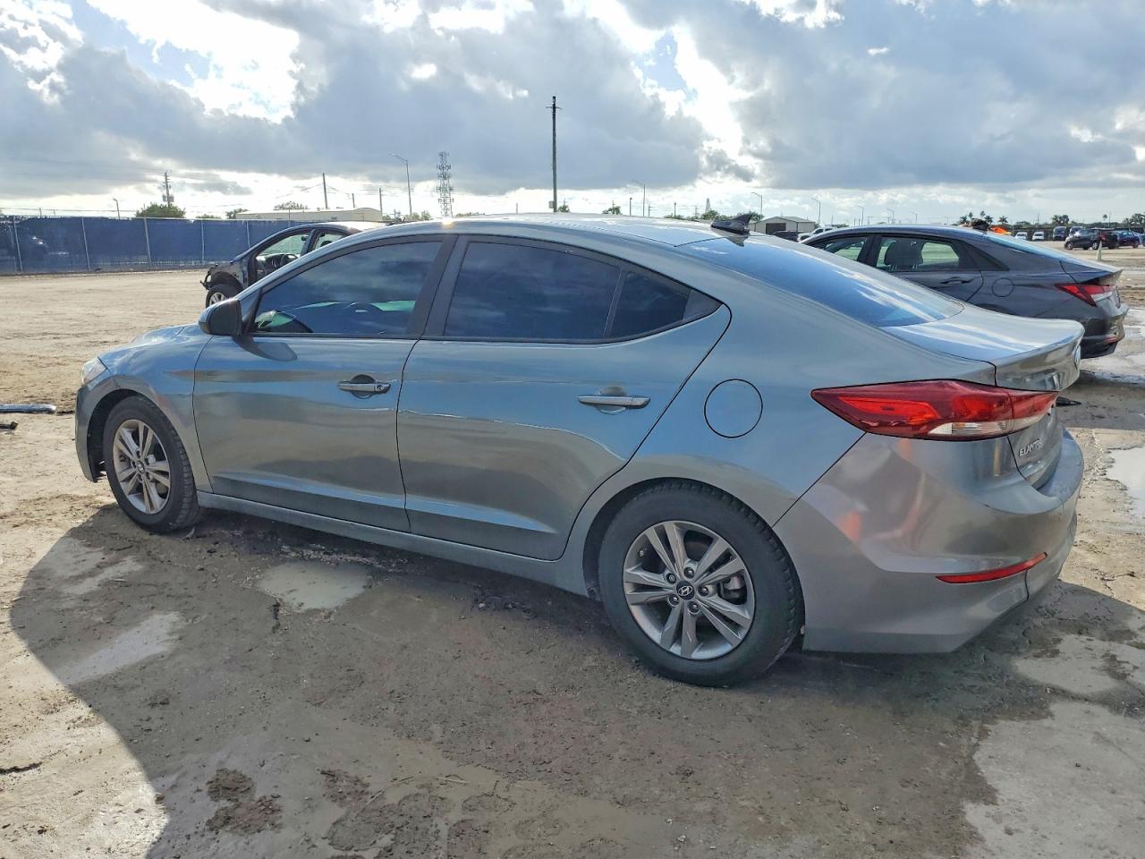 Hyundai ELANTRA Sel