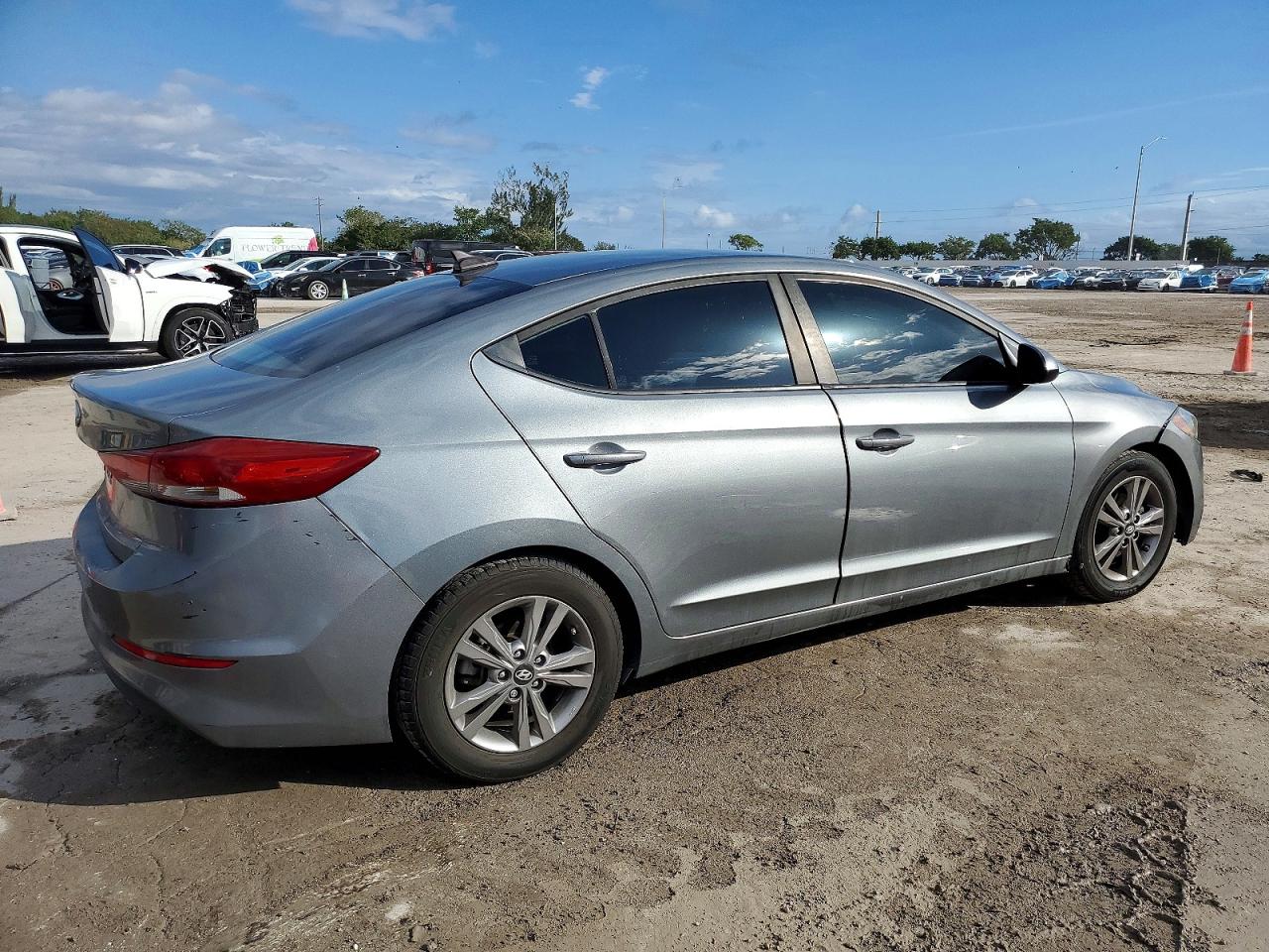 Hyundai ELANTRA Sel