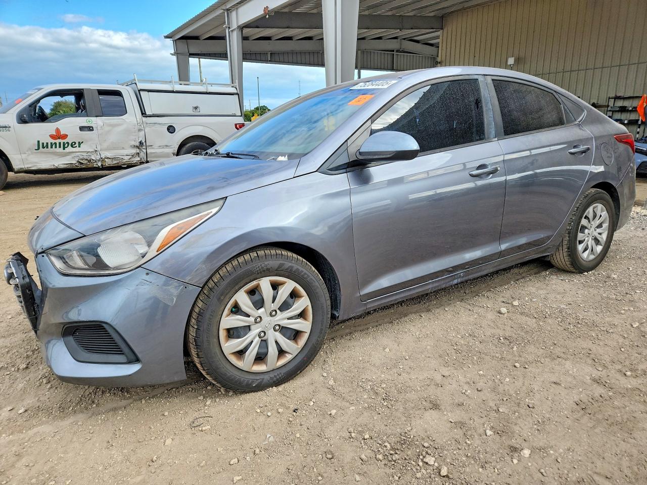 Salvage Hyundai ACCENT Image