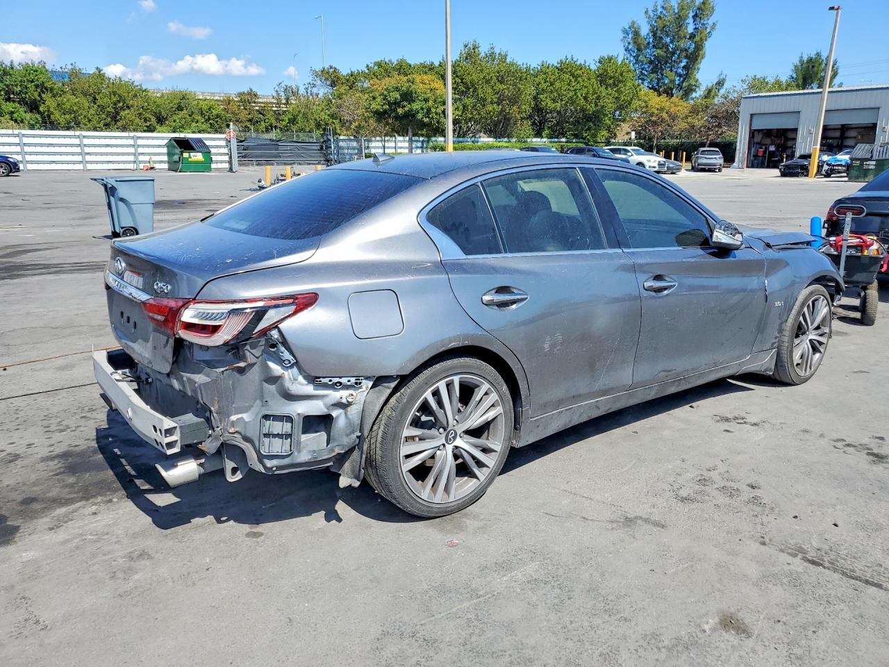 INFINITI Q50 Luxe