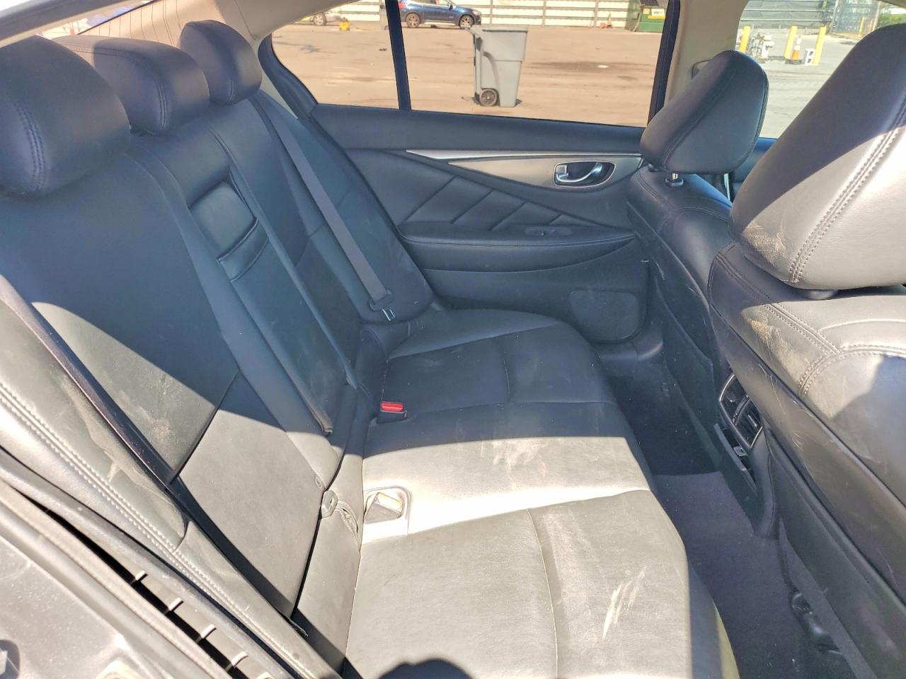 INFINITI Q50 Luxe