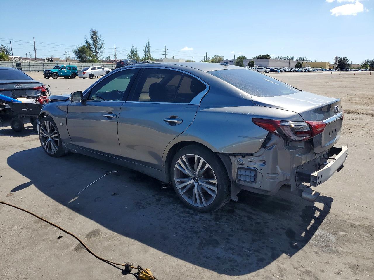 INFINITI Q50 Luxe