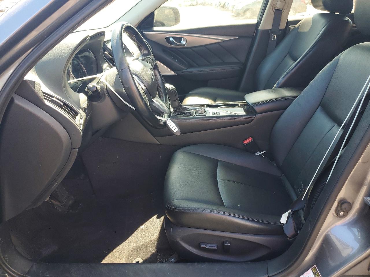 INFINITI Q50 Luxe