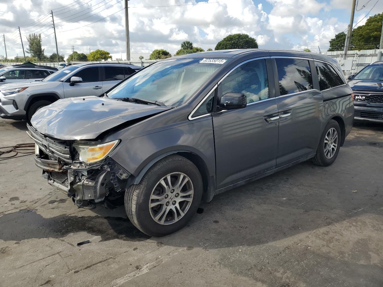 Salvage Honda Odyssey Image