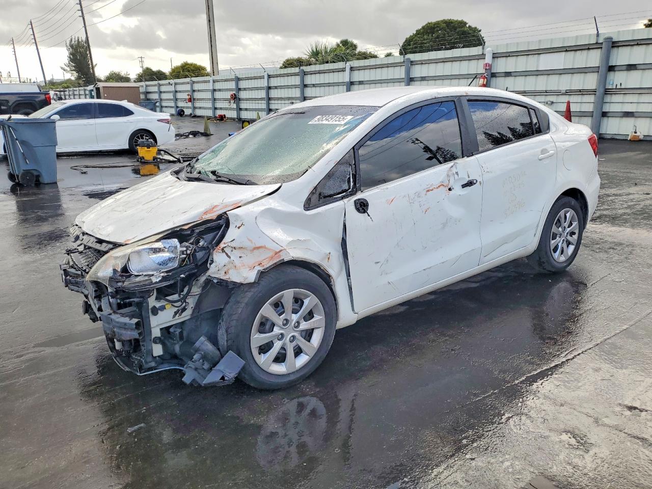 Salvage Kia Rio Image
