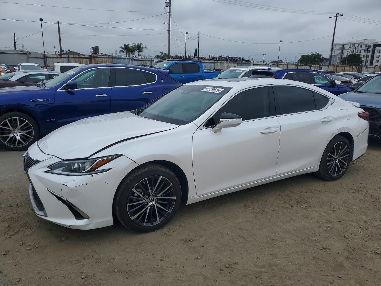 Salvage Lexus Es Image