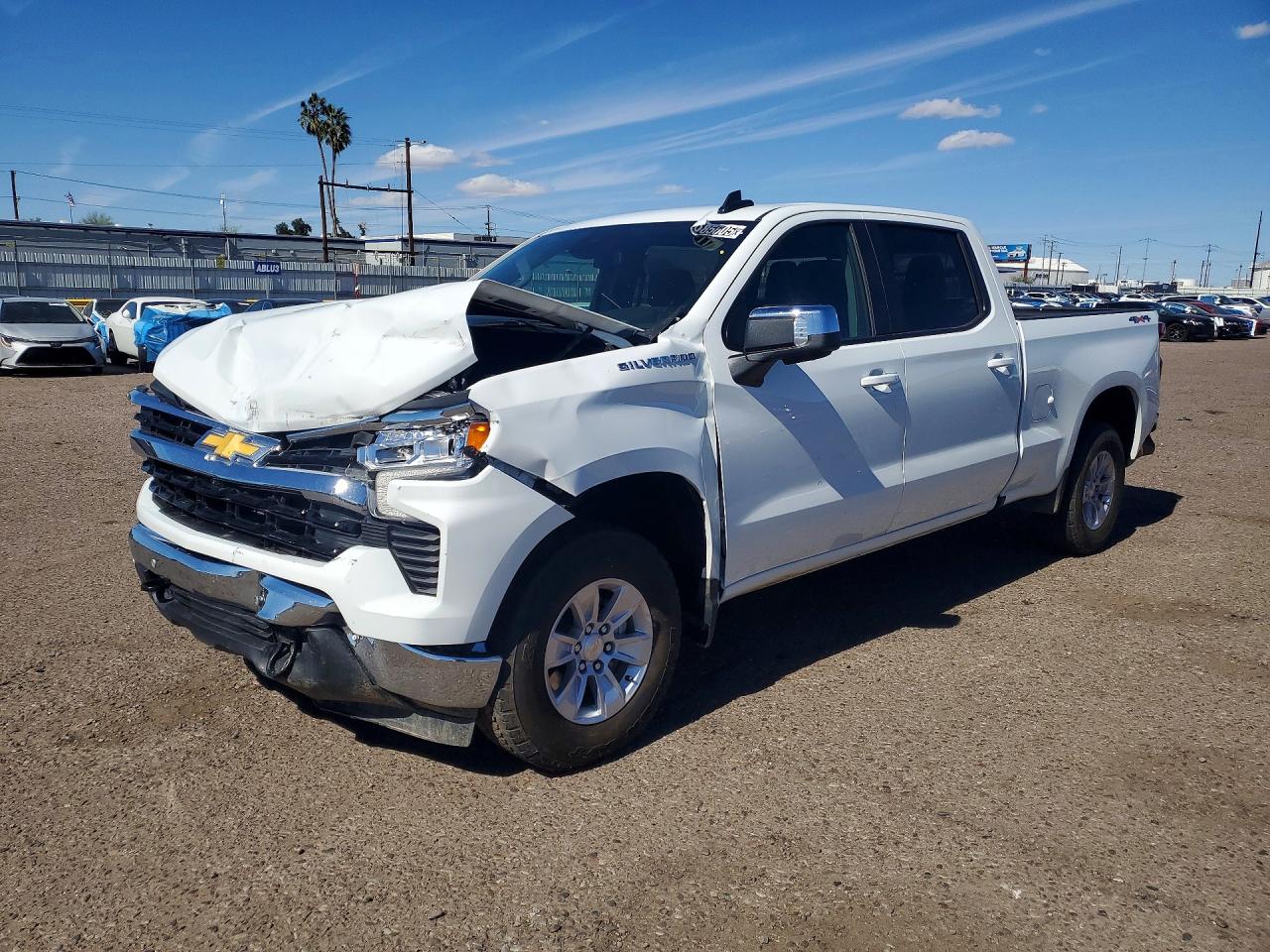 Salvage Chevrolet Silverado Image