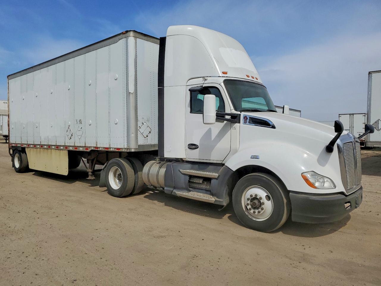 Salvage Kenworth T680 Image