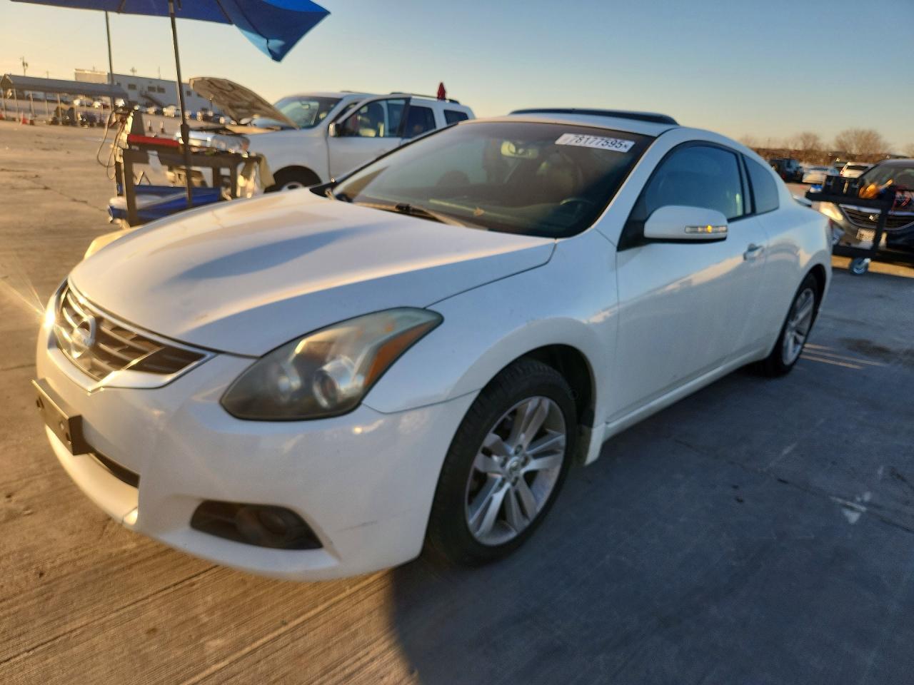Salvage Nissan Altima Image