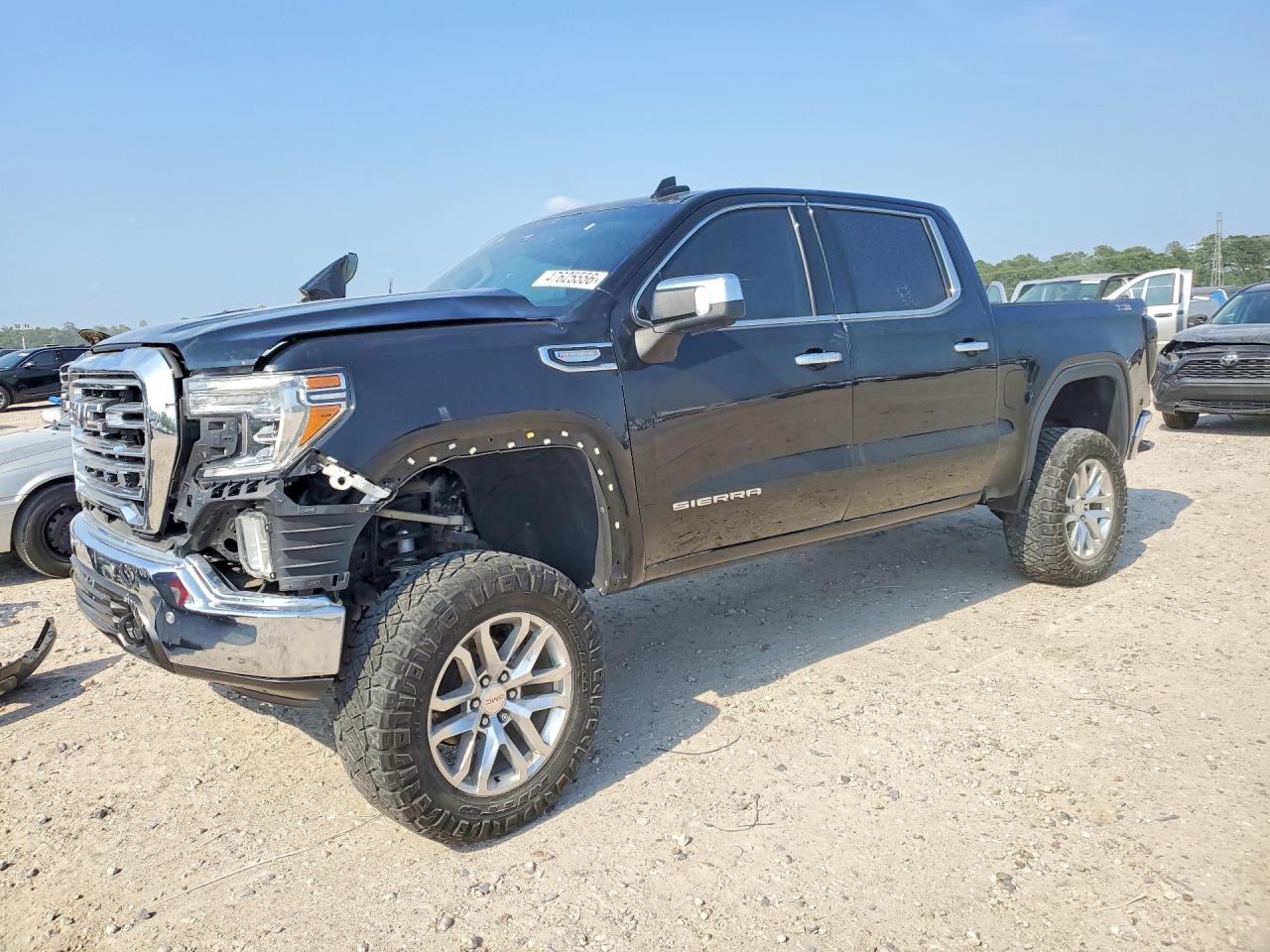 Salvage GMC Sierra Image