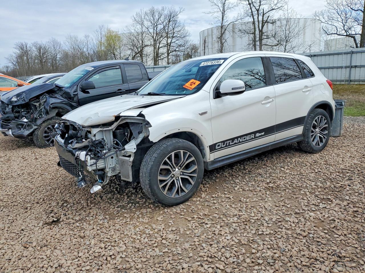Salvage Mitsubishi Outlander Image