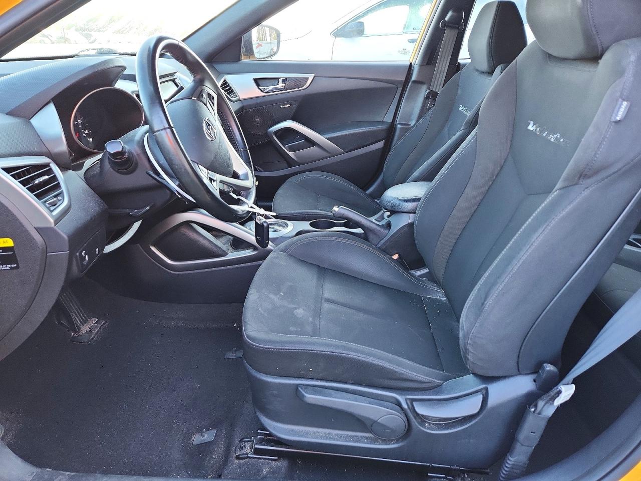 Hyundai VELOSTER Value Edition