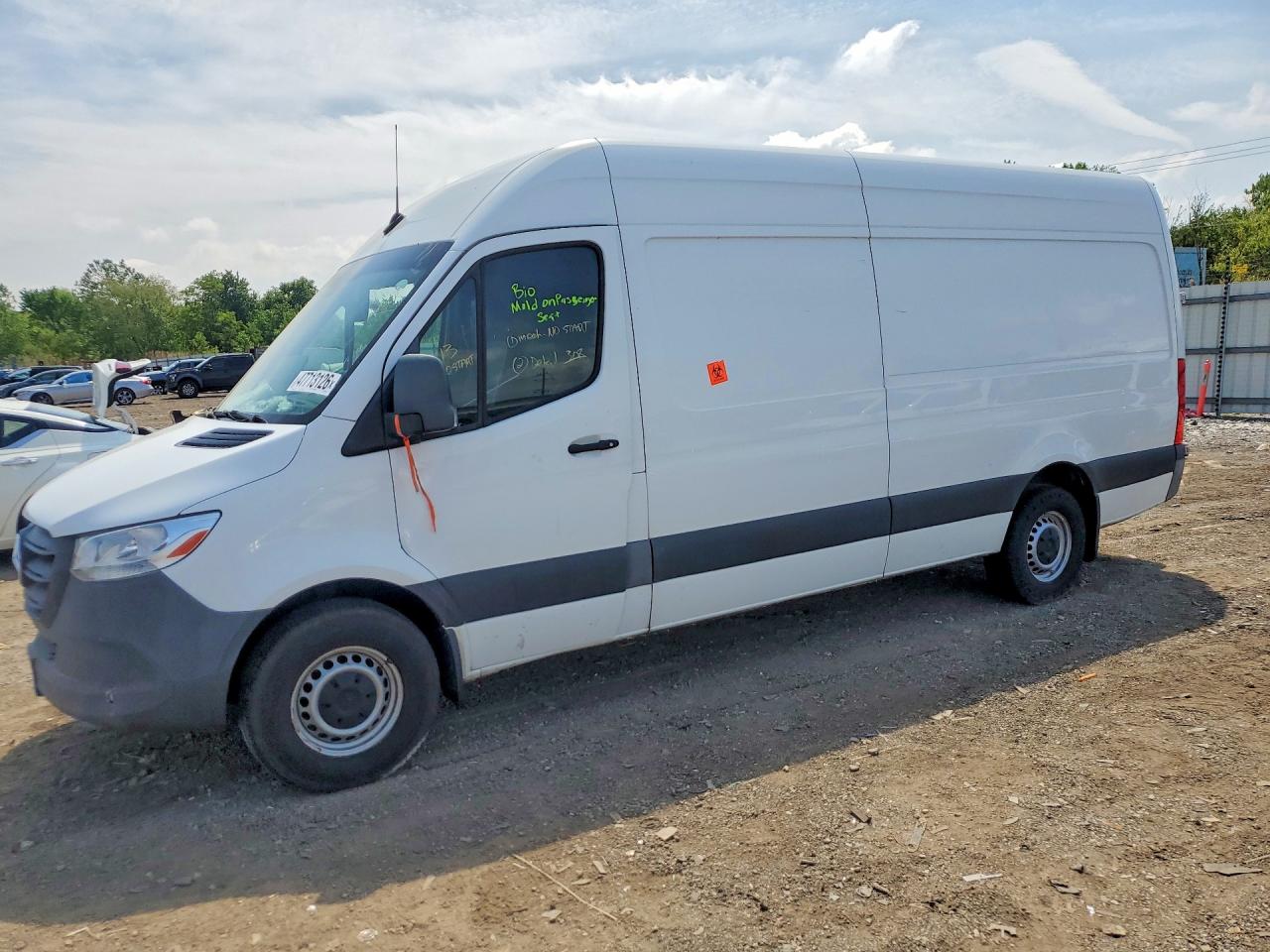 Salvage Mercedes-Benz Sprinter Image
