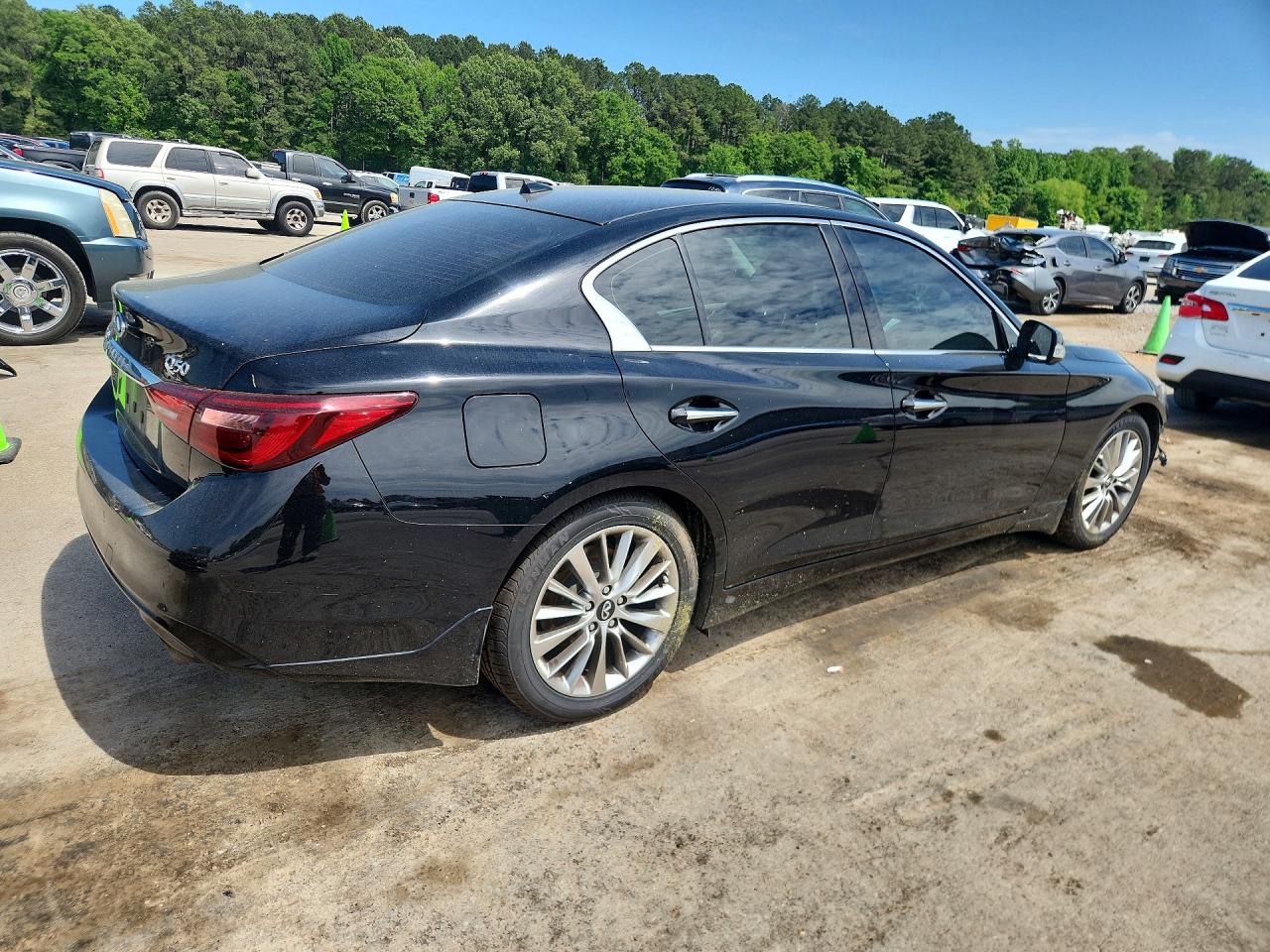 INFINITI Q50 Luxe