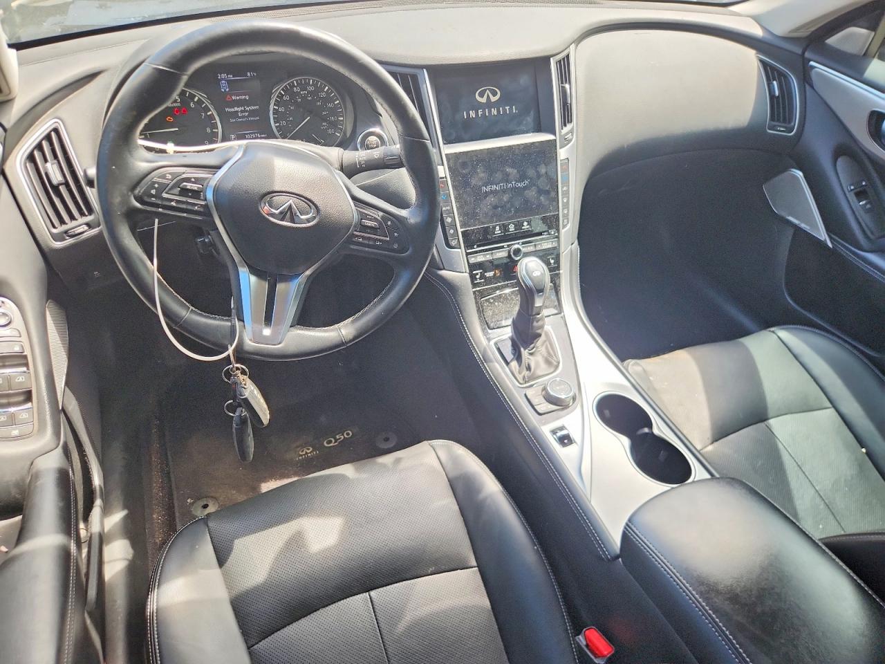INFINITI Q50 Luxe