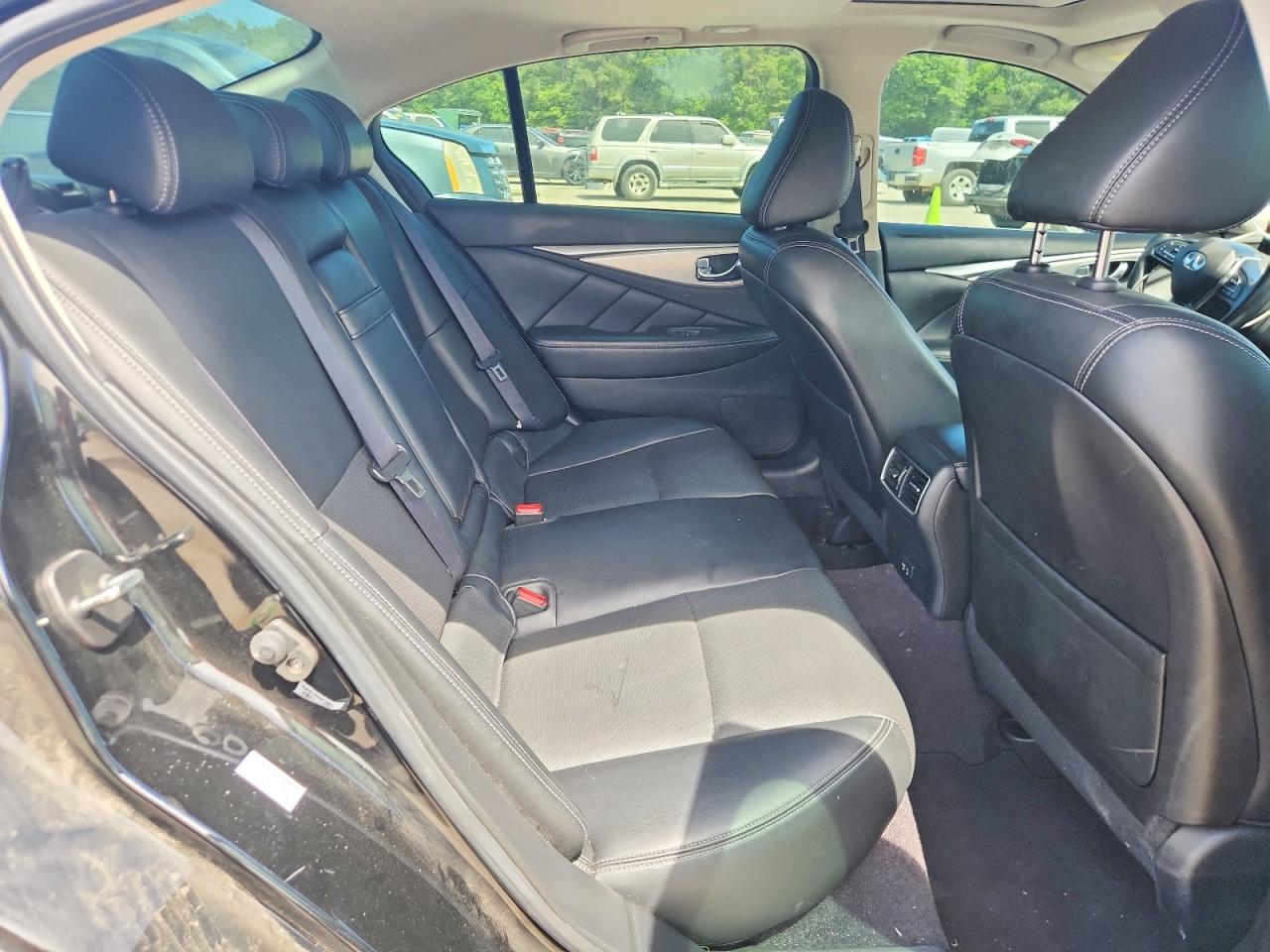 INFINITI Q50 Luxe
