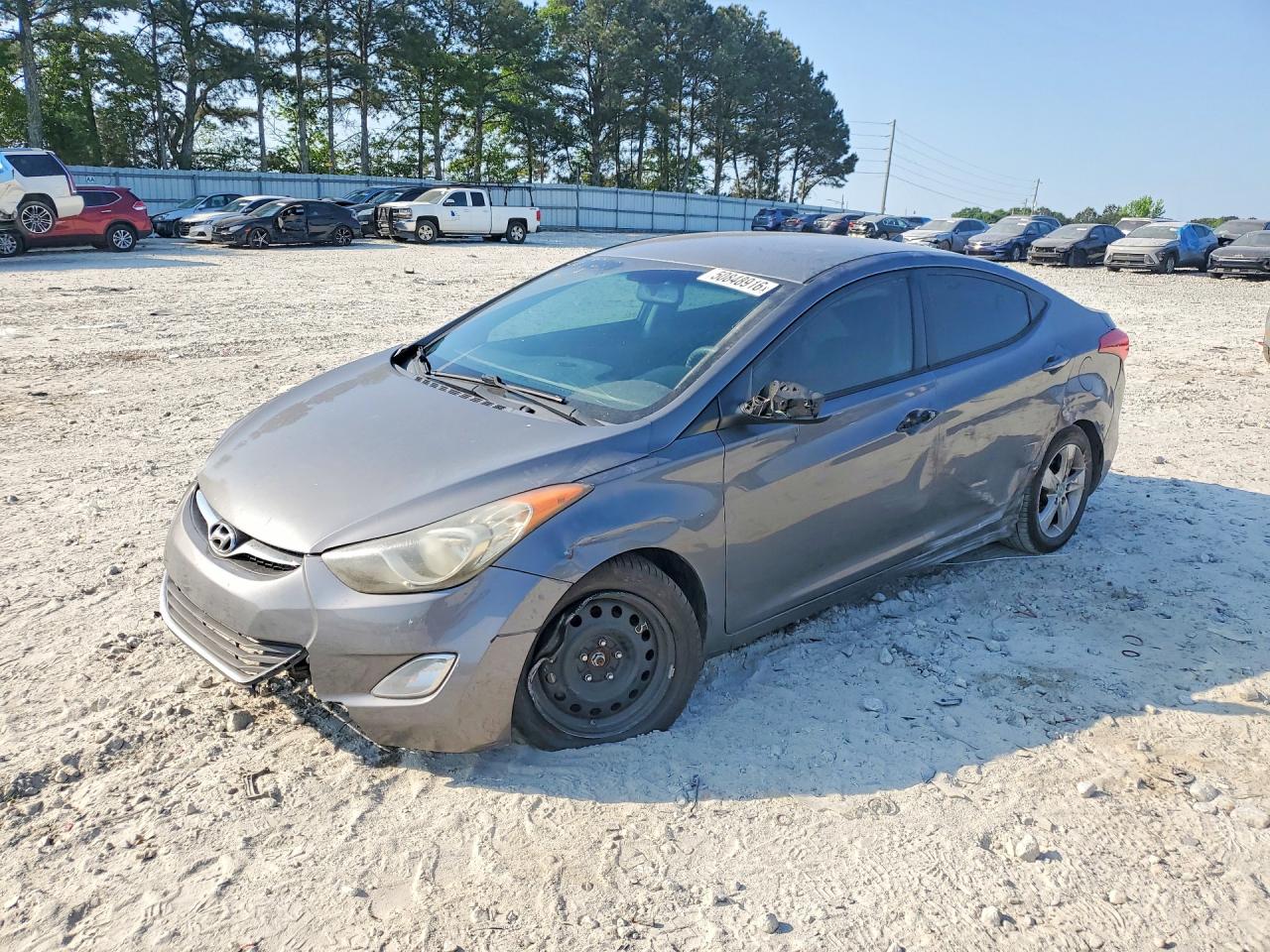 Salvage Hyundai ELANTRA Image