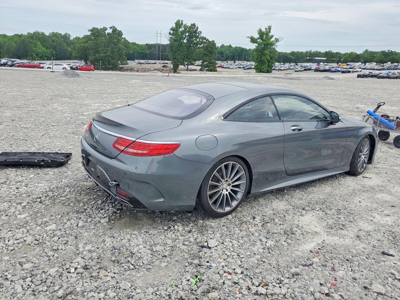 Mercedes-Benz S-Class 550