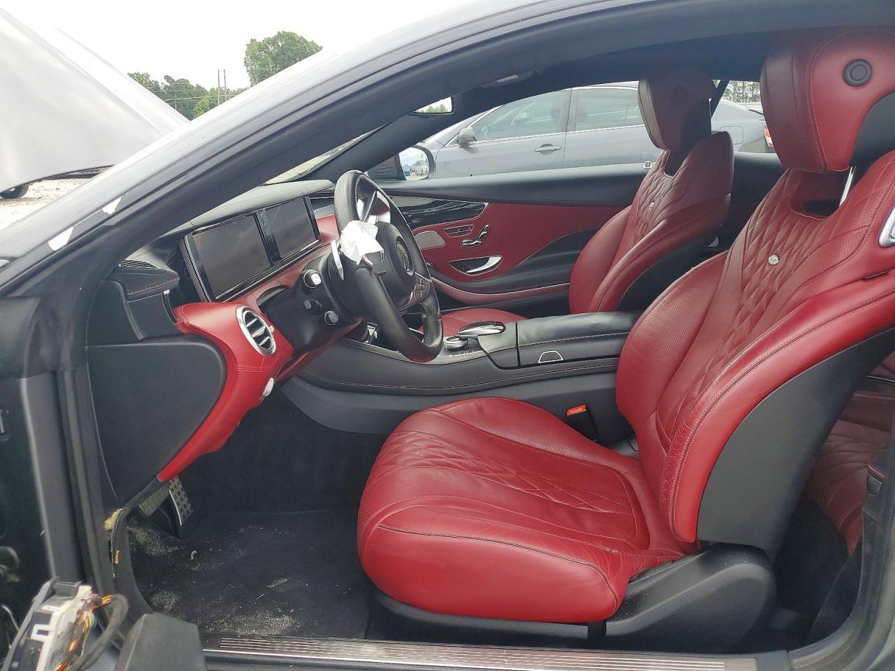 Mercedes-Benz S-Class 550