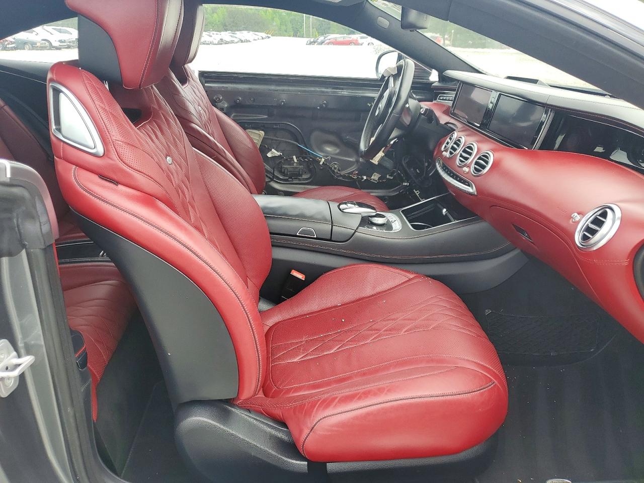 Mercedes-Benz S-Class 550