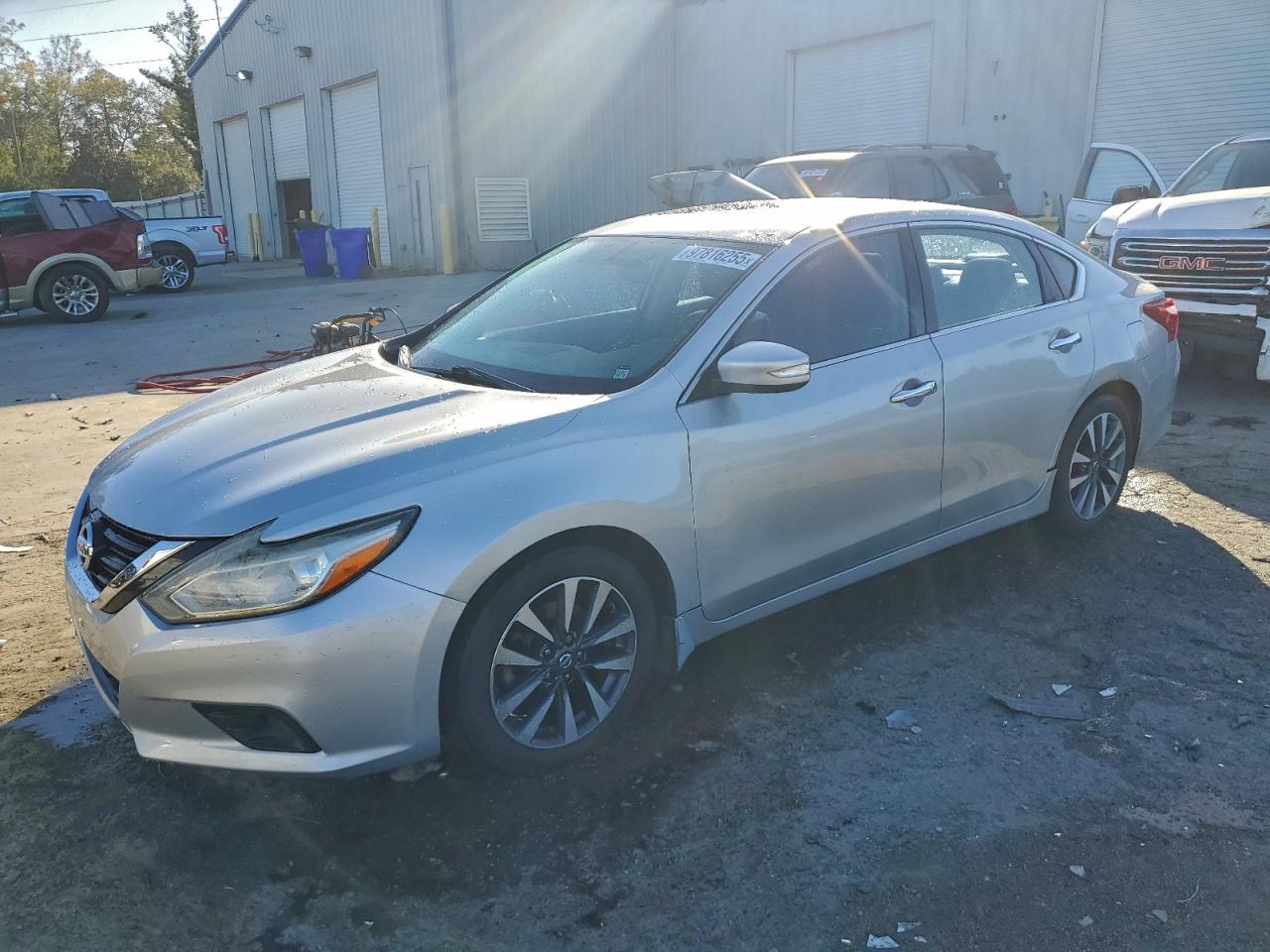Salvage Nissan Altima Image