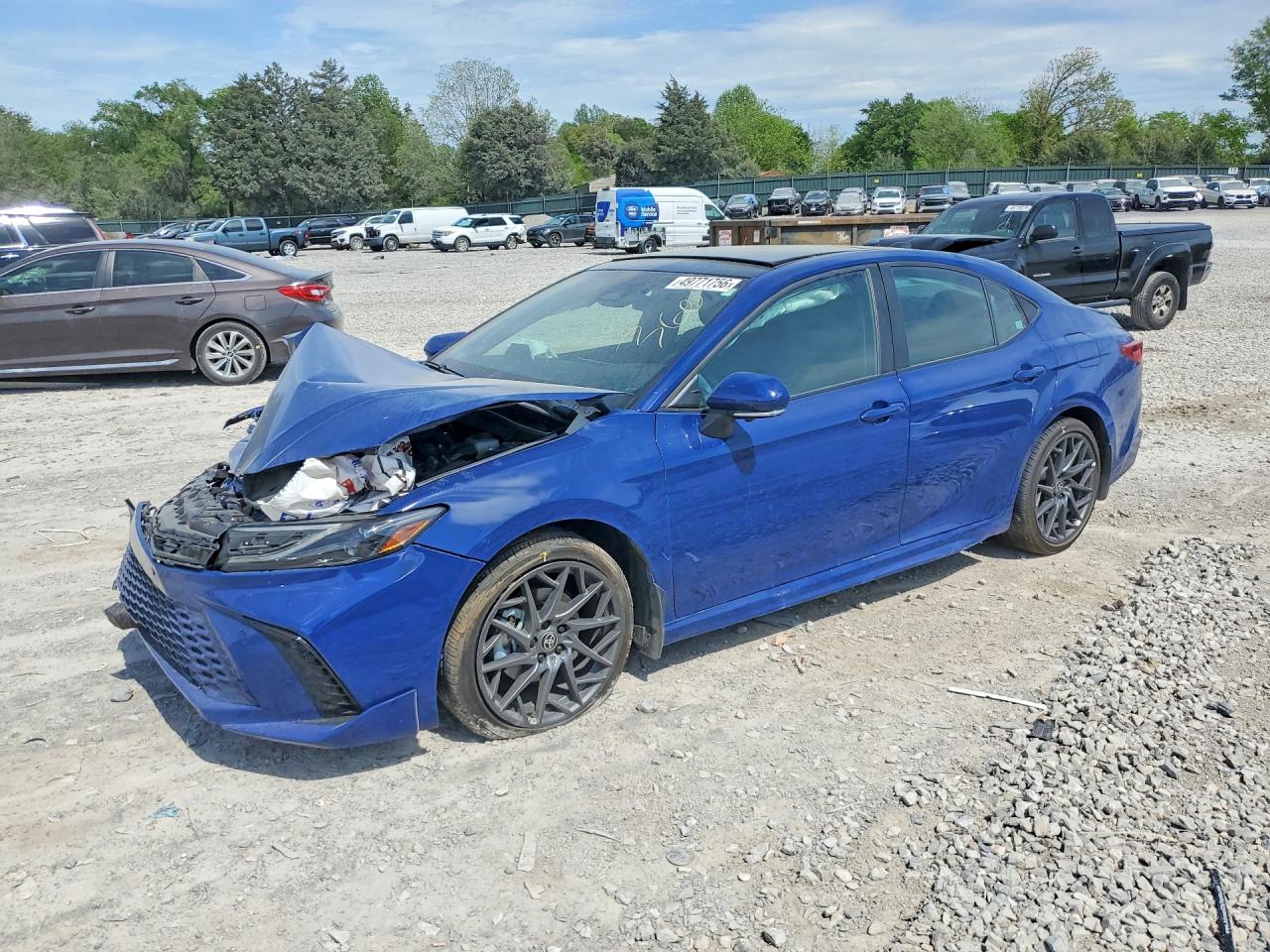 Salvage Toyota Camry Image
