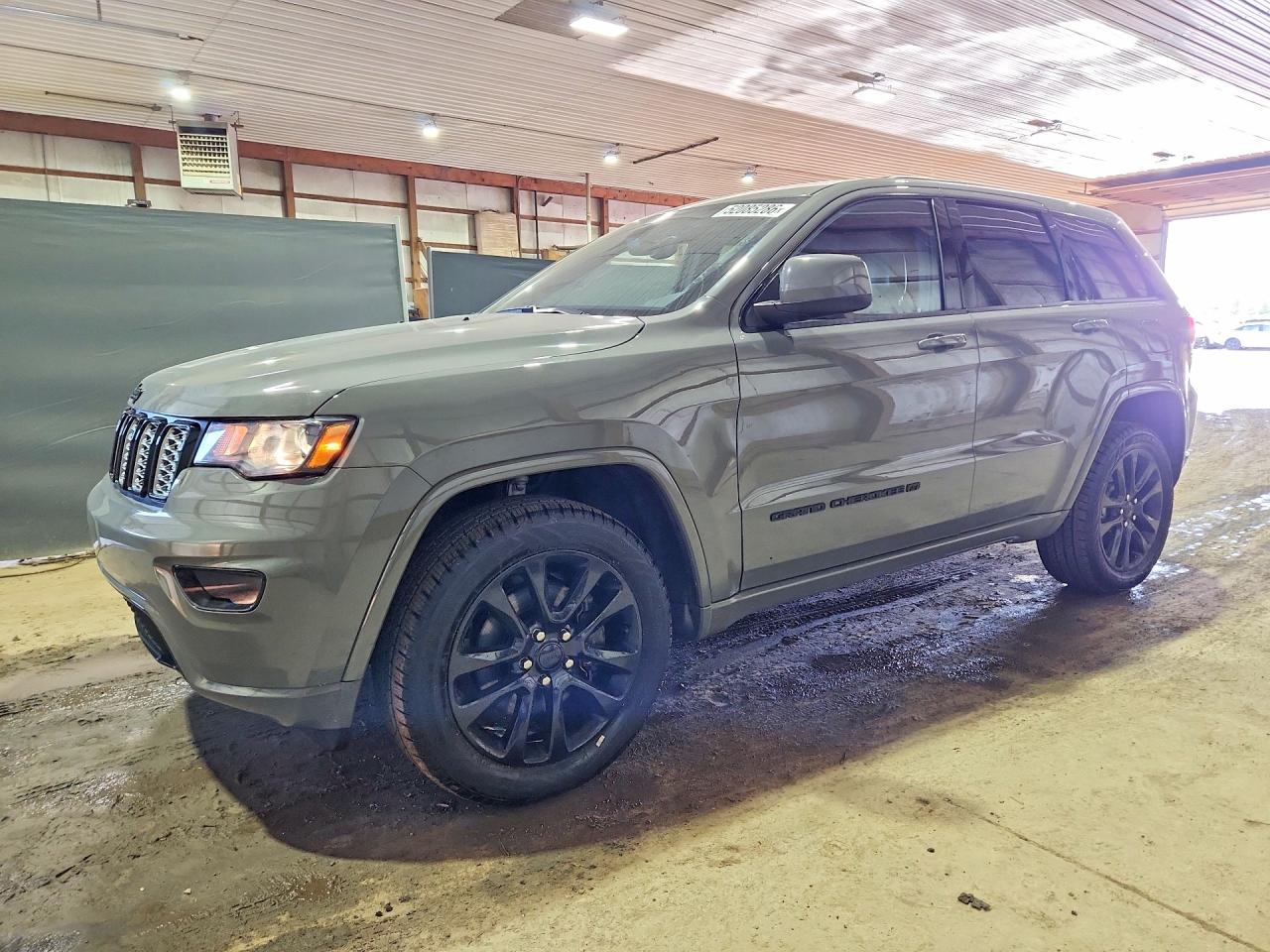 Salvage Jeep Cherokee Image