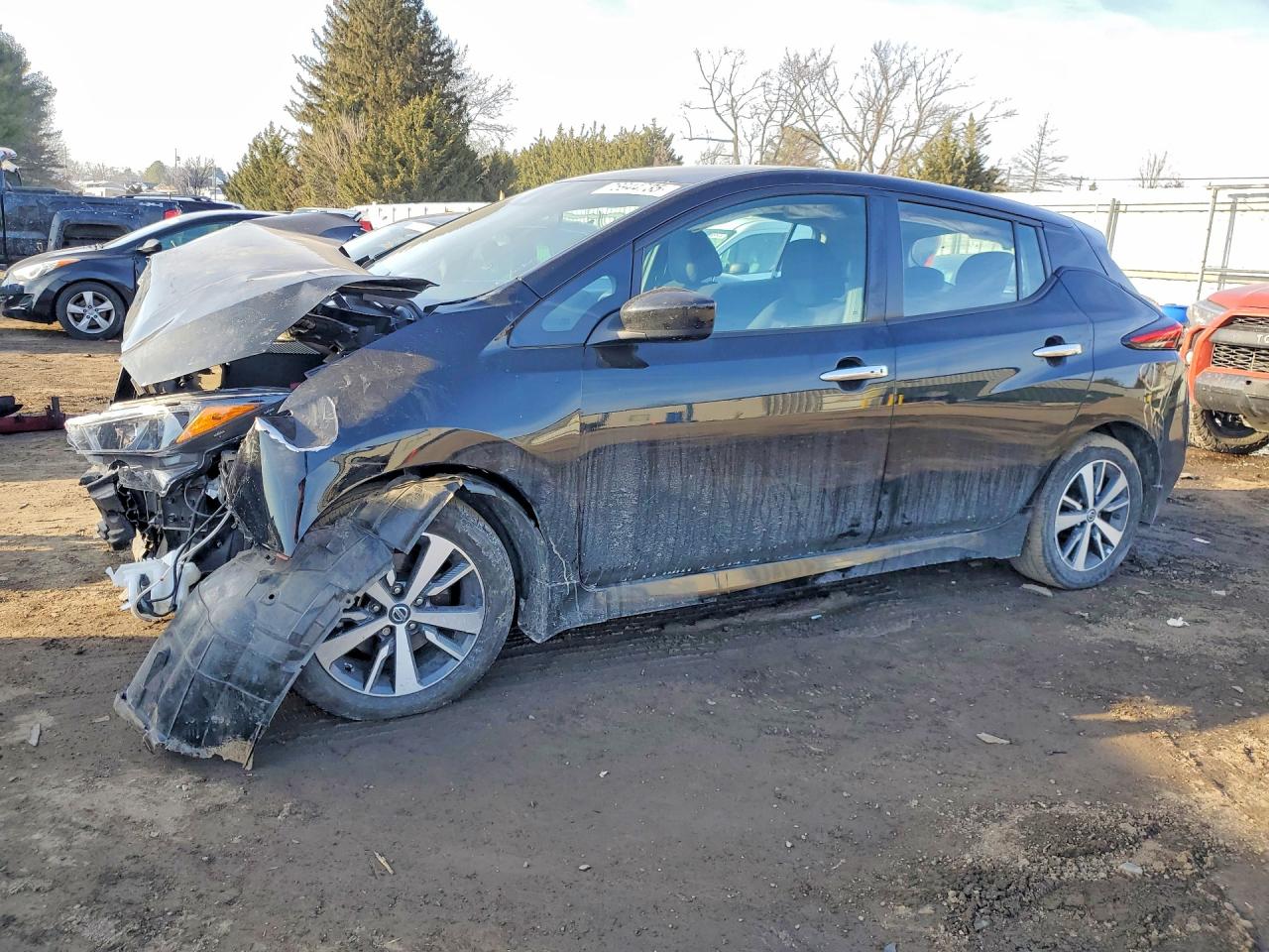 Salvage Nissan LEAF Image