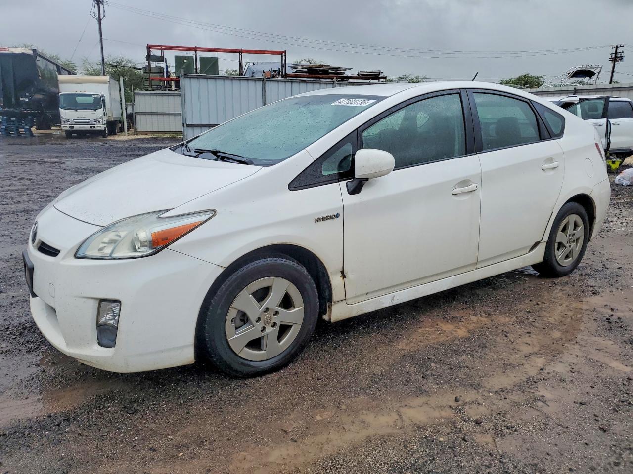 Salvage Toyota Prius Image